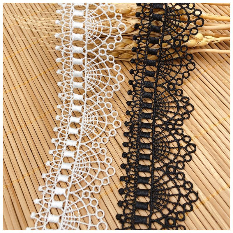 Lace Ribbon Trim - Pigiama a catena clavicola con ricamo