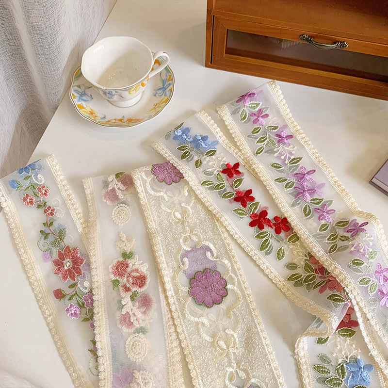 Lace Ribbon Trim - Nastro floreale ricamato in pizzo da