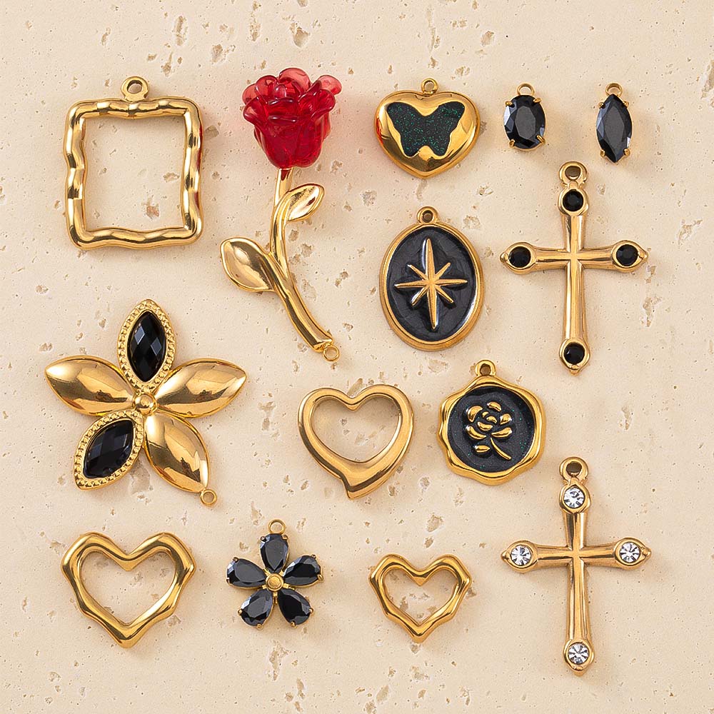 2 Pezzi Ciondoli a Croce Flore - Embellishment Crafts recensione e prezzo