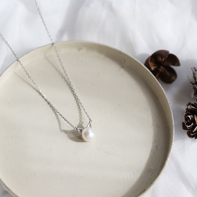 Collana con Ciondolo Gatto in  - Pearl Trim Chain recensione e prezzo